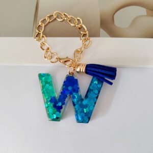 Blue chain letter w