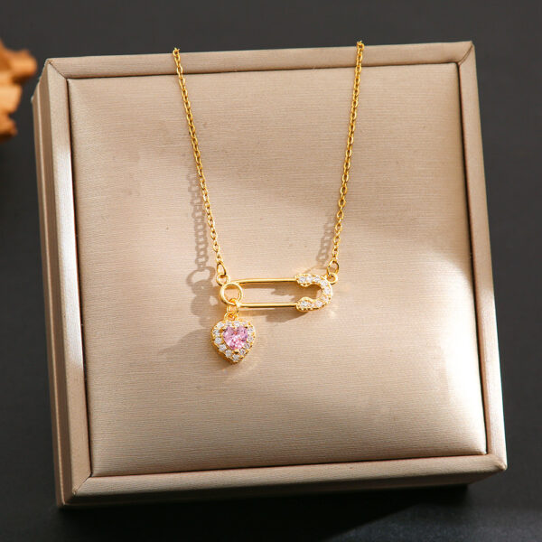 Wholesale Zircon Brooch Heart Titanium Steel Clavicle Necklace