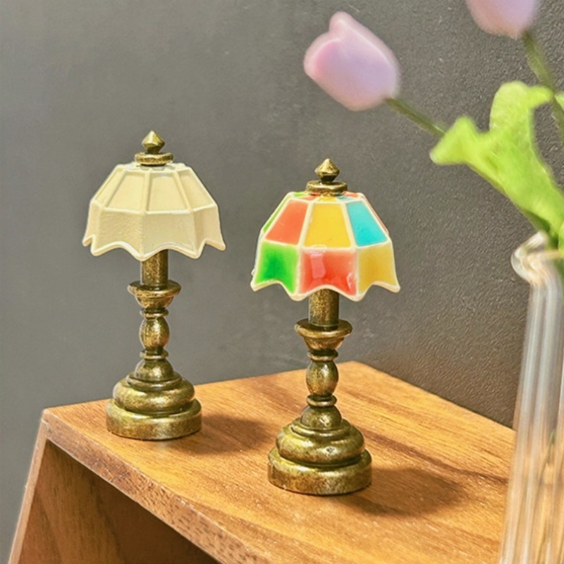 Wholesale Simulation Mini Retro Glass Desk Lamp Model Doll Aessories
