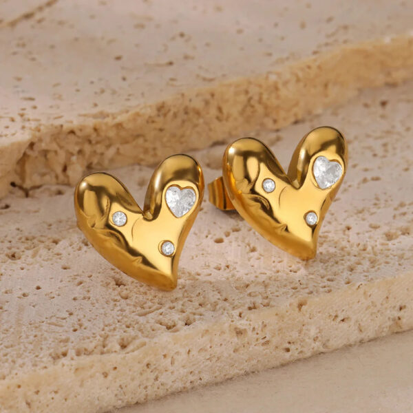 Wholesale Simple Zircon Love 18K Ear Buckle Women's Fashion Titanium Steel Ear Studs High-end Temperament Earrings Niche Cross-border Hot Sale