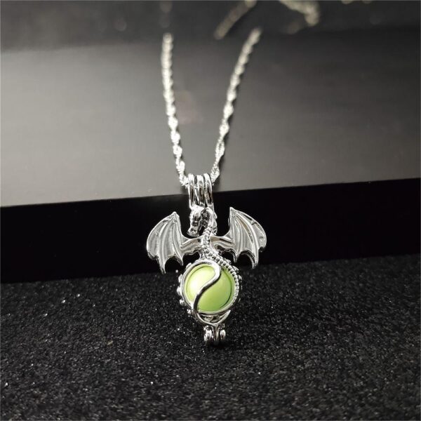 O1CN01iOrxkX2IVKdfuypSB_3919529291-0-cib Wholesale Openable hollow luminous small dragon necklace