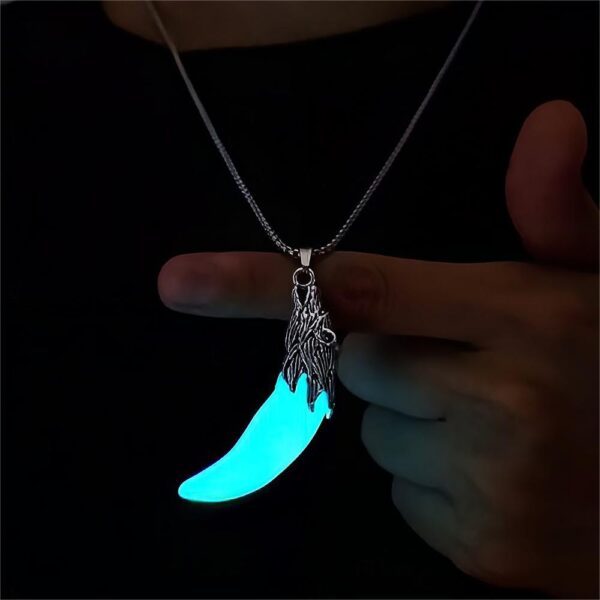 O1CN01iRC90Z2IVKiSolNvm_3919529291-0-cib Wholesale Men's Luminous Wolf Tooth Pendant Dark Luminous Cool Animal Hyena