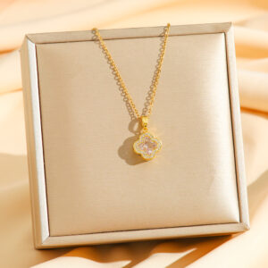 8788 four-leaf clover white