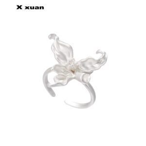 Wholesale Autumn and Winter White Iris Blossoming Ring