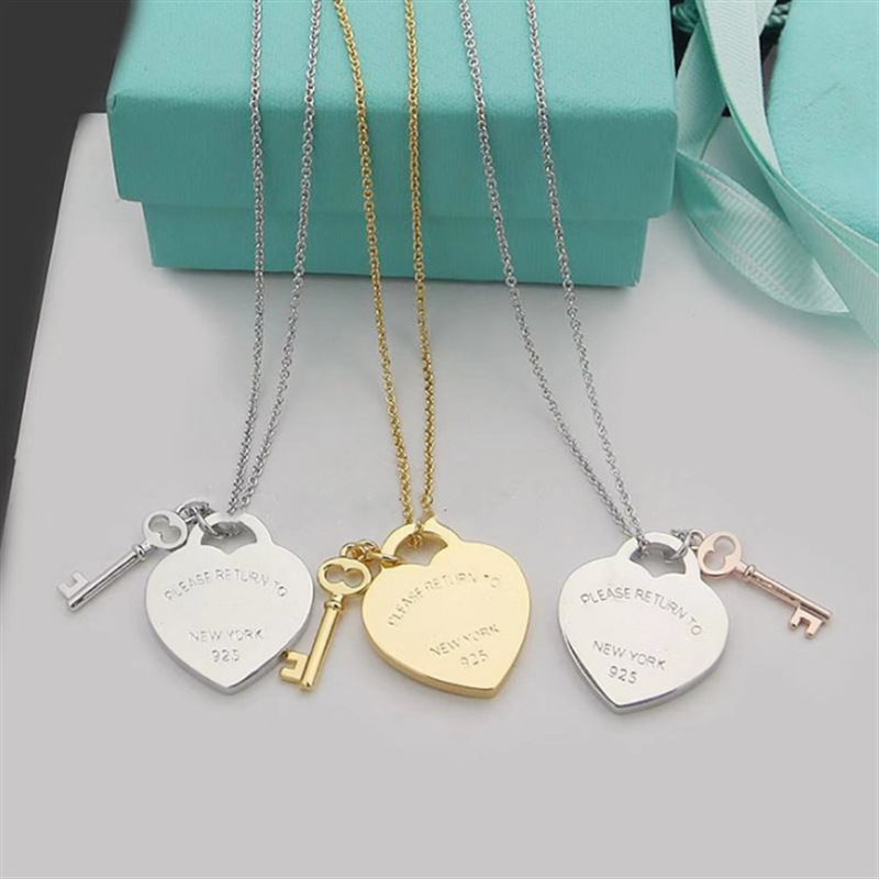 Wholesale Heart Key Pendant Necklace Fresh Love Fashion All-match Jewelry