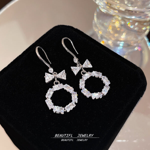 O1CN01jJtXx31h56Sxl35he_2208251784225-0-cib Wholesale Super Flash Zircon Ring Design Ear Hook Luxury Earrings