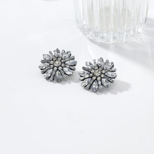 Wholesale Exaggerated diamond studded floral earrings