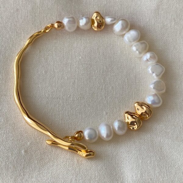 Wholesale Baroque Pearl OT Buckle Natural Fluid Bracelet