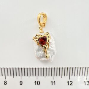Red heart (natural pearl)