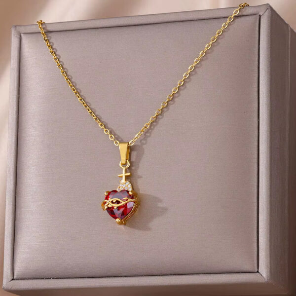 Wholesale Gold Heart Pendant Titanium Steel Luxury Necklaces