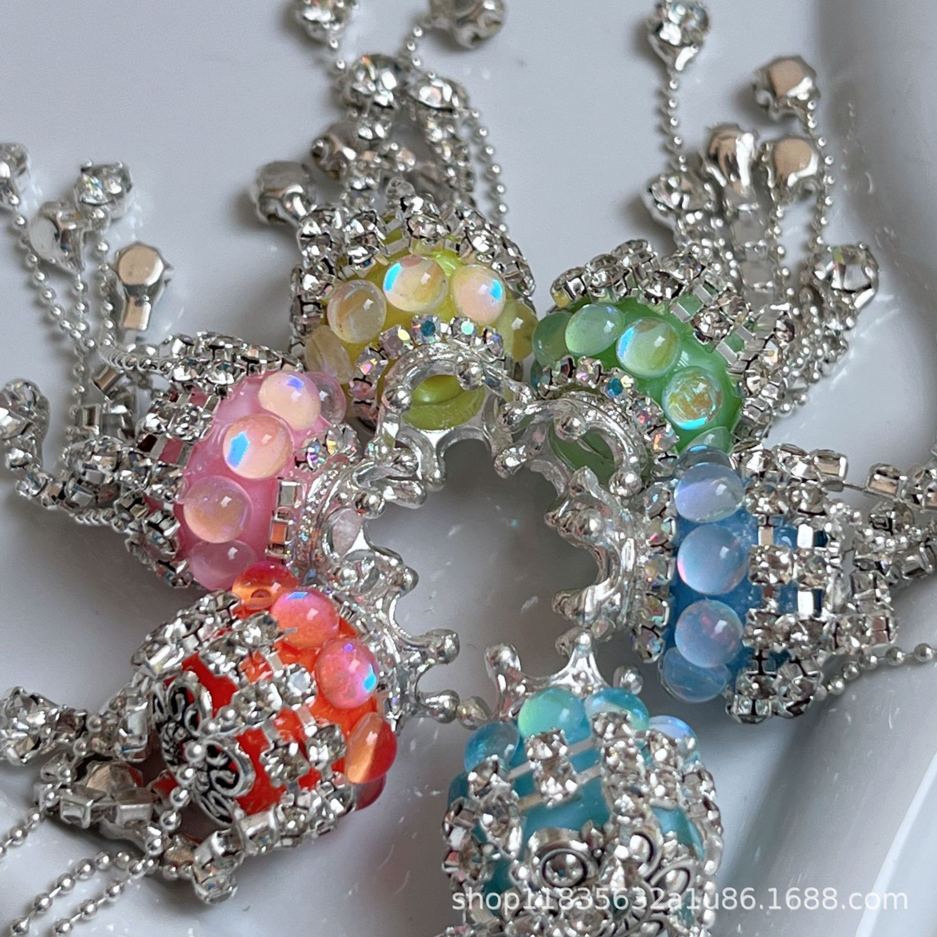 Wholesale Crown tassel tassel round ill ball straight hole bead