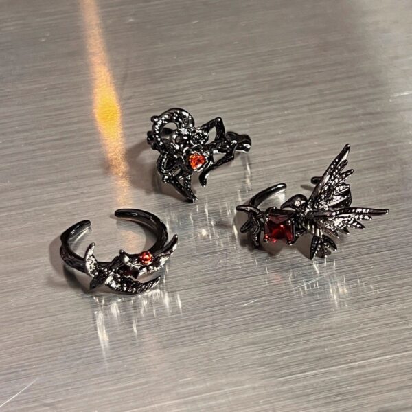 O1CN01jjlIq71l5L5CeXsEb_2216005864767-0-cib Wholesale Punk European Black Style Butterfly Irregular Flower Ring