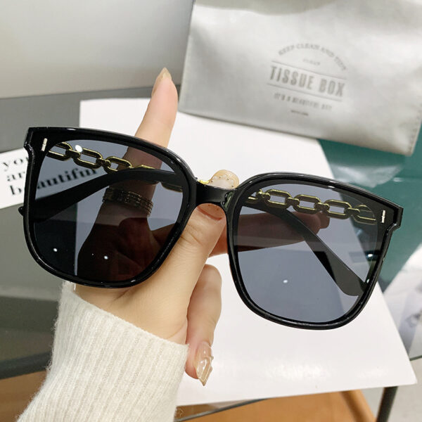 Wholesale Large frame chain leg sunshade sunglasses