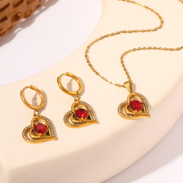 Wholesale Titanium Steel Jewelry Set for Women Heart Necklace and Earrings