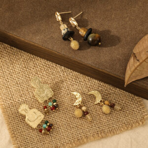 O1CN01keGFha1ClvQI09eax_2209999580122-0-cib Wholesale Retro Maillard Tiger Eye Stone Natural Stone Moon Earrings