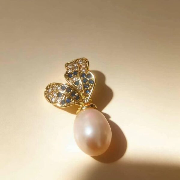 Wholesale luxury carrot universal buckle pendant pearl necklace