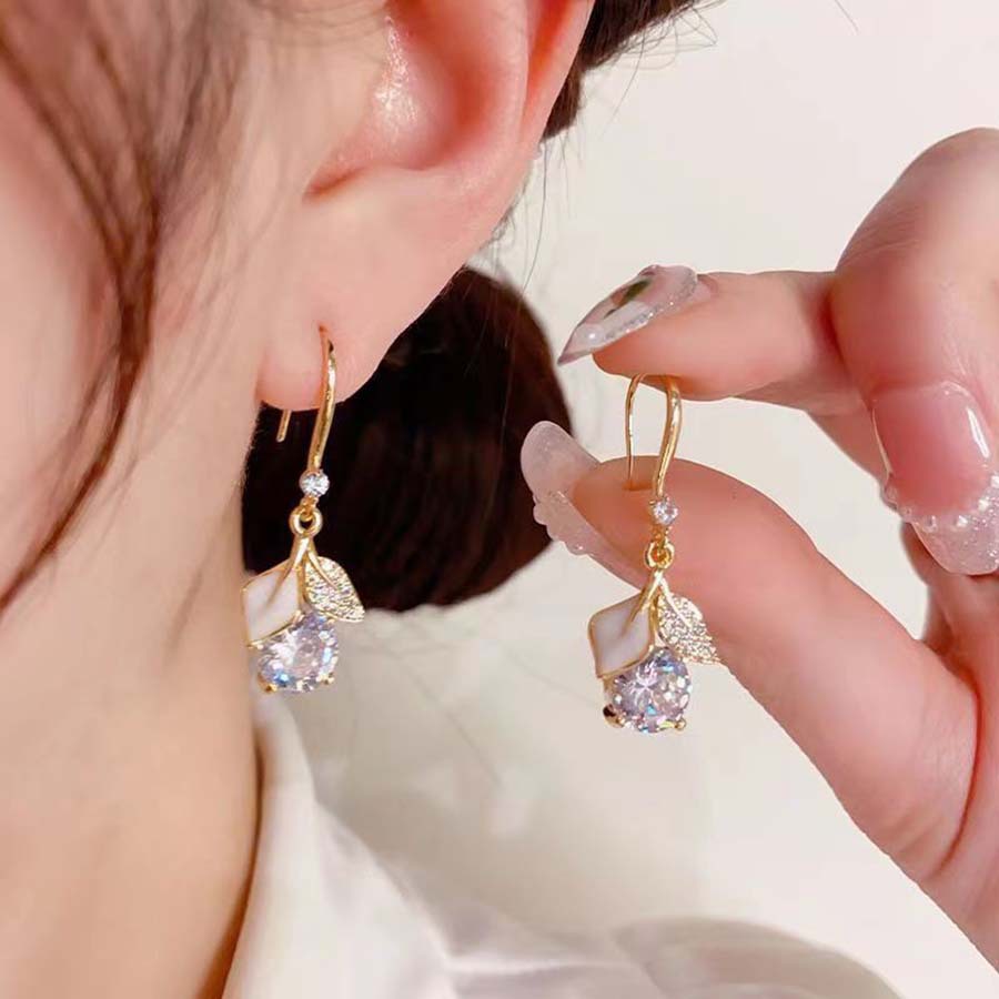 Wholesale Chinese Valentine's Day pular Mid-Century Style Earrings, Light Luxury and Versatile Zircon Earrings, Niche Design Seaside Vacation Earrings