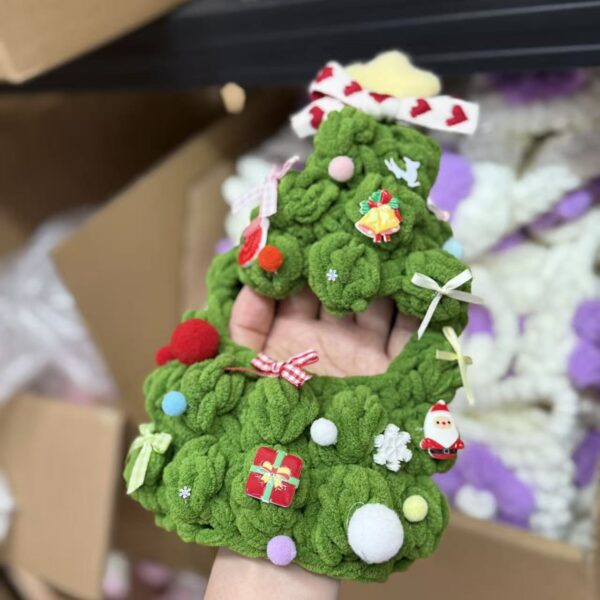O1CN01l1ttsY1dgQI0F870g_2211483553765-0-cib Wholesale Christmas Tree Doll Aessories