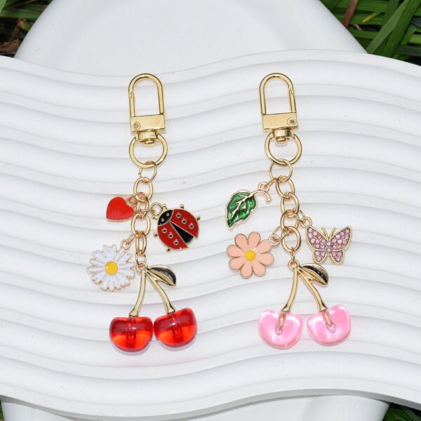 Wholesale Cherry butterfly ladybug daisy green leaf keychain Y2K bag pendant