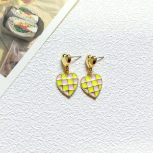 Fluorescent plaidcontrast color, a pair of silver needle earrings