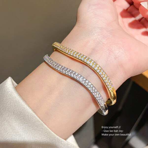 Wholesale 18k genuine gold electroplated zircon round buckle bracelet