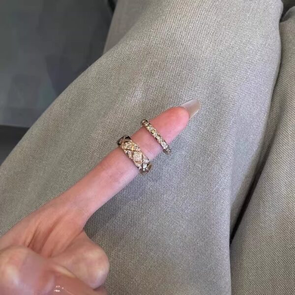 Wholesale Lingge sparkling diamond wide face micro inlaid zircon ring