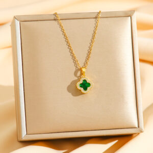 8788 four-leaf clover green