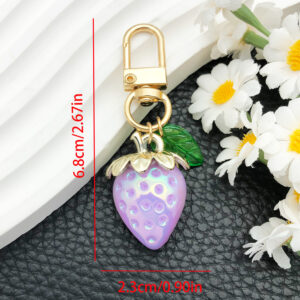 Er938-1 solid purple strawberry u-shaped door buckle keychain-9g