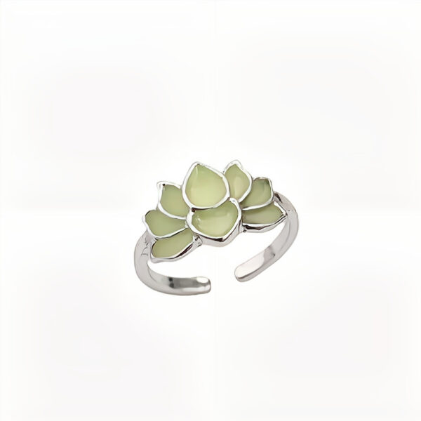 O1CN01liyKZC2IVKhg7twVM_3919529291-0-cib Wholesale Luminous Lotus Ring