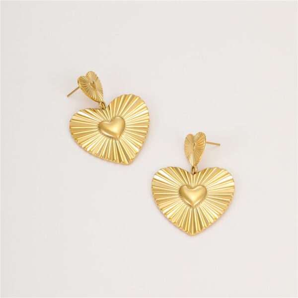 Wholesale Heart-shaped texture earrings