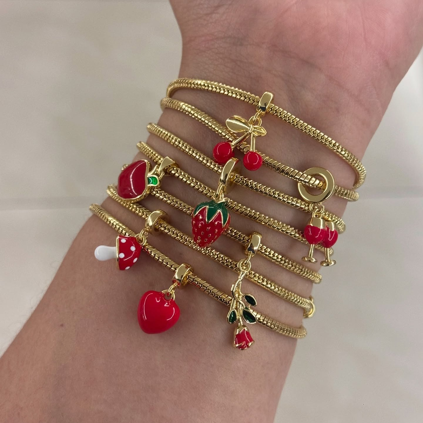 Wholesale Xiyin Explosions New Strawberry Cherry Fashion Sense Bracelet Pendant Color opping Ft Series Bracelet
