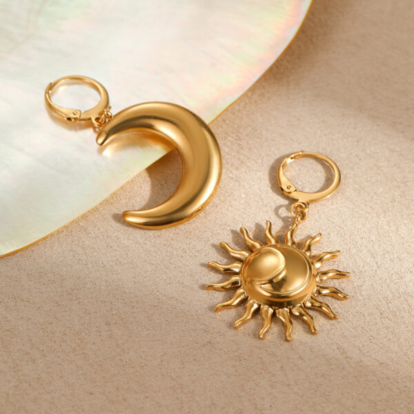 Wholesale Geometric Moon Sun Earrings