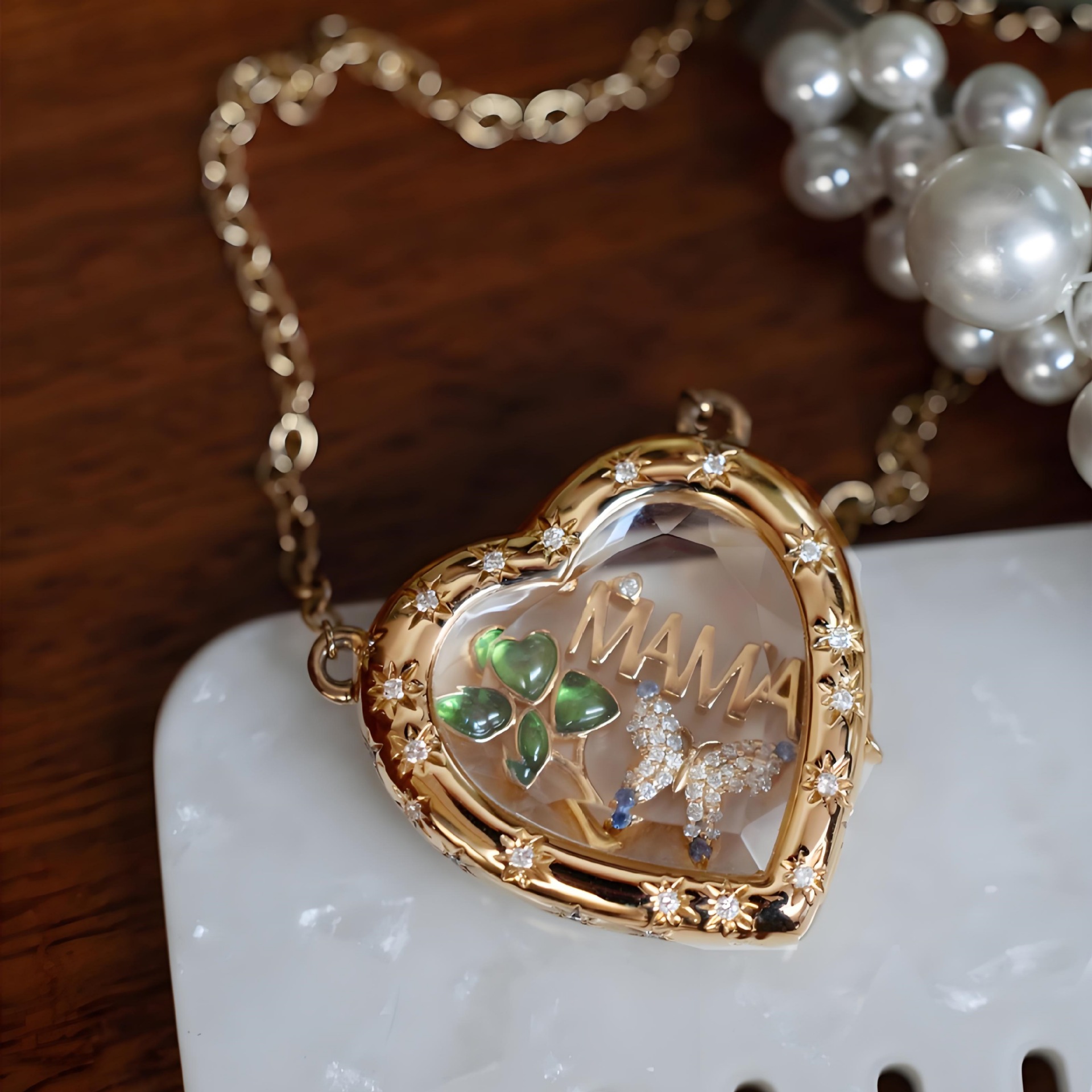 Wholesale Transparent glass opening and closing cute necklace