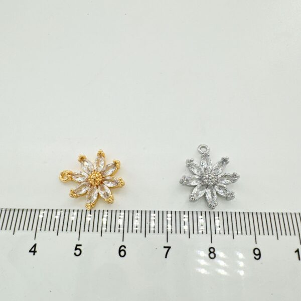 O1CN01lrD2E11bndAyCEGex_2217774803510-0-cib Wholesale 18K gold plated copper natural shell inlaid fan shaped heart pendant