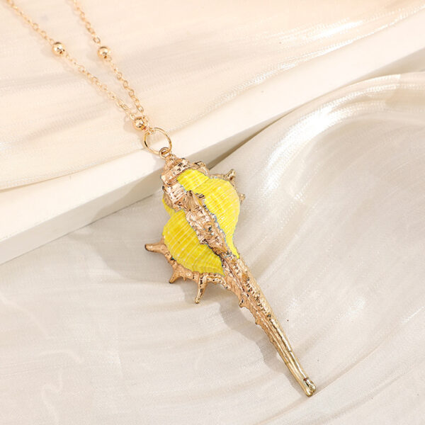 Wholesale Gold-edged Conch and Seashell Necklace