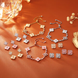 Wholesale Four leaf clover zircon sweet earrings