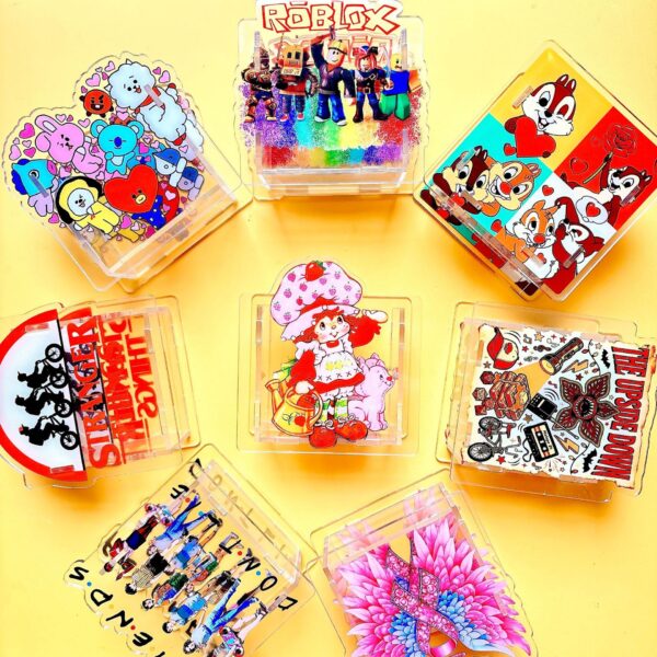 Wholesale Cute cartoon 10cm acrylic pen holder/pencil case/stationery organizer.
