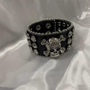 Bracelet-skull style