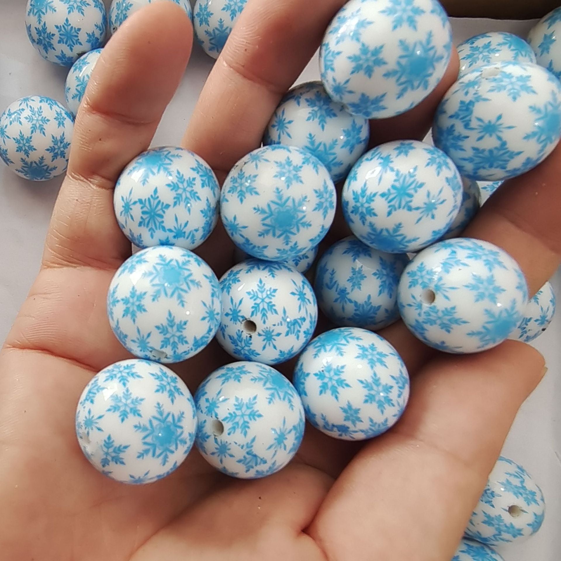 Wholesale 20MM Acrylic Blue Snowflake Pattern Printed Beads