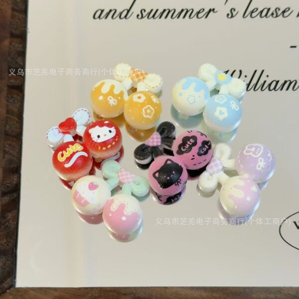 Wholesale 10pcs relief cake cartoon cat cherry acrylic beads