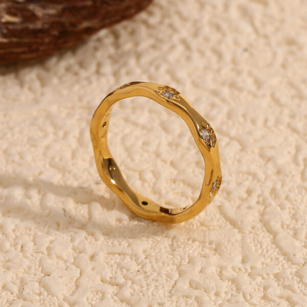 O1CN01ms4T8N2AUrV7d7POh_2213308878207-0-cib Wholesale Golden wavy eight-inted star ring