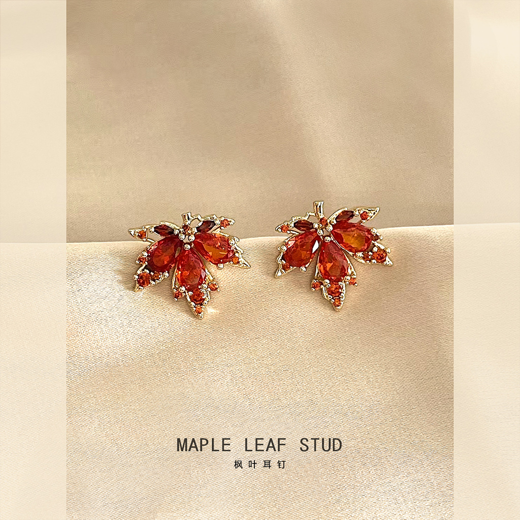 Wholesale Micro inlaid zircon red maple leaf sier needle earrings