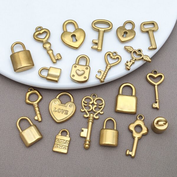 Wholesale Smooth Love Key Love Lock Stainless Steel Pendant