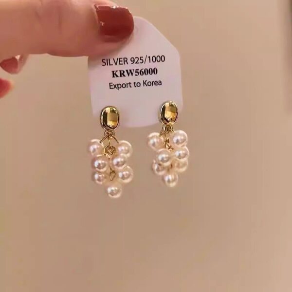 Wholesale White grape string pearl tassel earrings
