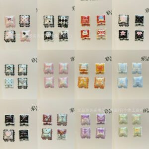 Wholesale 10pcs small pillow with embossed lace acrylic beads