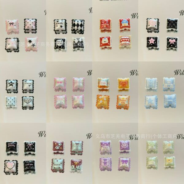 Wholesale 10pcs small pillow with embossed lace acrylic beads