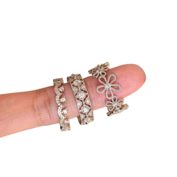 O1CN01nILMnO1mLerxrC12m_2213366304938-0-cib Wholesale Copper Zircon Lace Hollow Five-Petal Flower Ring