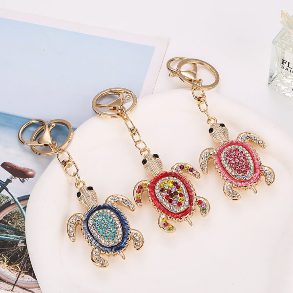 Wholesale Diamond studded turtle cute pendant metal keychain
