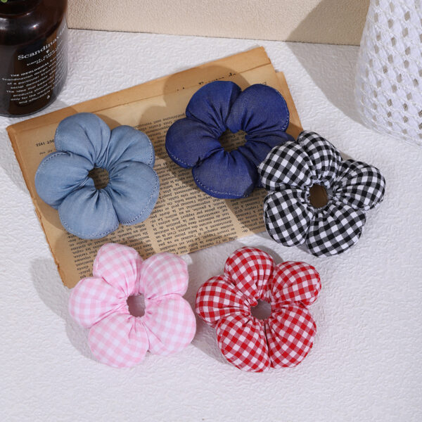 Wholesale Korean-Style Scrunchie with Three-Dimensional Flower Design for Children, Cotton-Filled Bun Hair Tie, Cute Hair Accessory