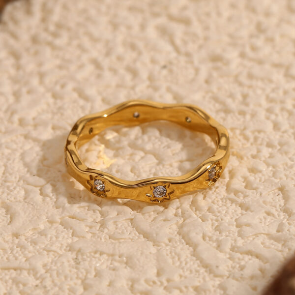 O1CN01nTvkRP2AUrV7d9tIG_2213308878207-0-cib Wholesale Golden wavy eight-inted star ring